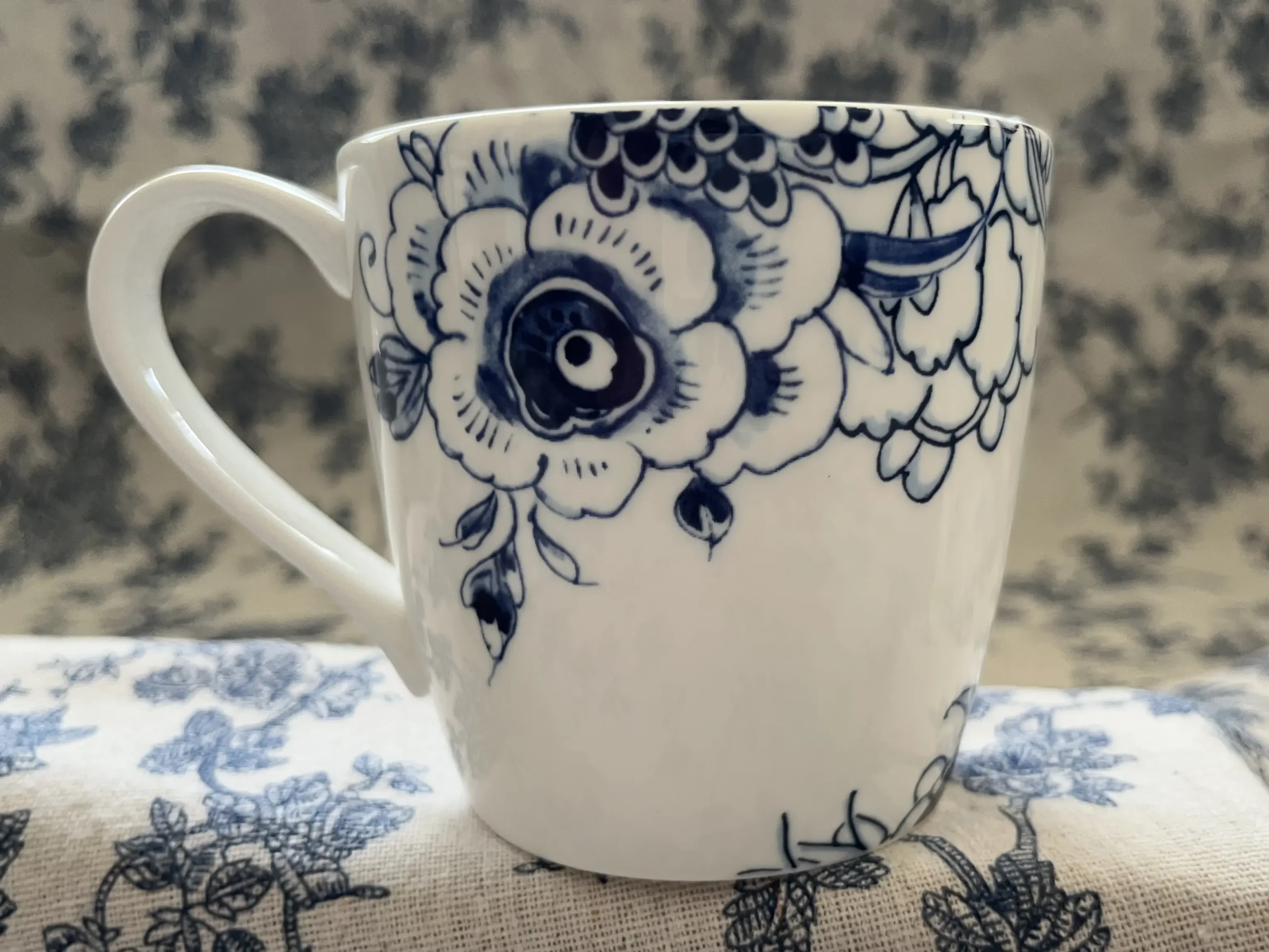 Royal Delft Blue - Peacock Mug - Image 3